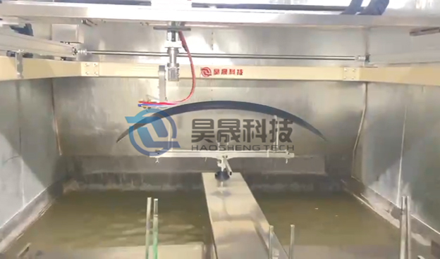 六軸往復(fù)機-噴涂特斯拉尾翼 